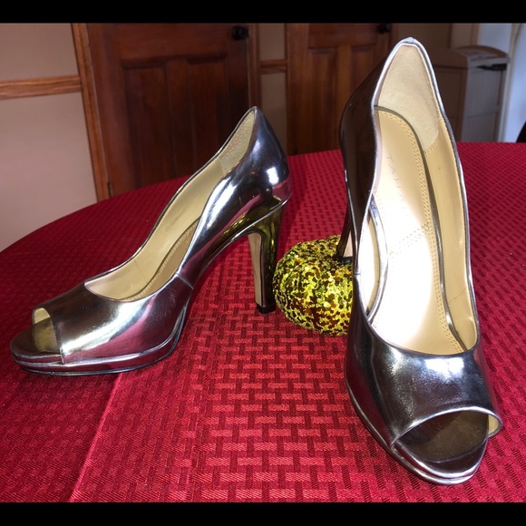 Tahari Peep-toe Silver Heels - Picture 2 of 6